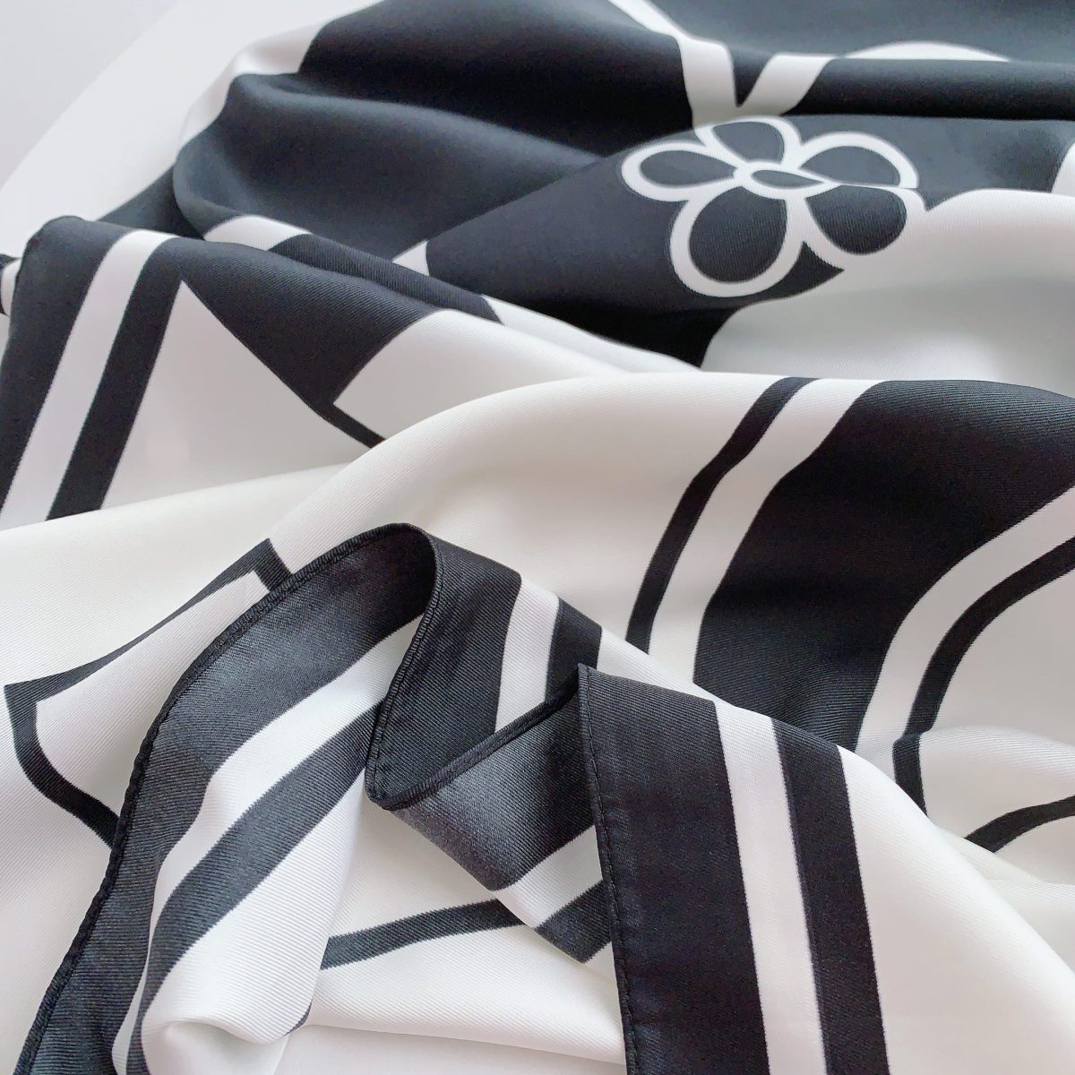 Premium Cloud Burst Head Scarf - fabric close-up
