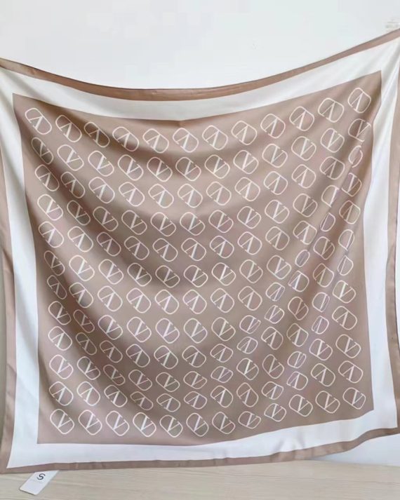 Signature Ebb White Head Scarf - Drape Pakistan